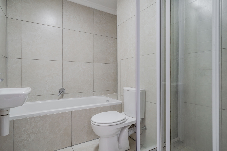 1 Bedroom Property for Sale in Zonnebloem Western Cape